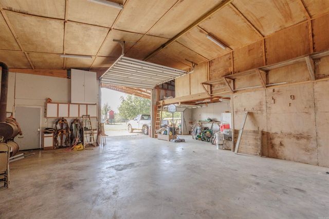 65 Wallace Bridge Road, Perryville, AR 72126