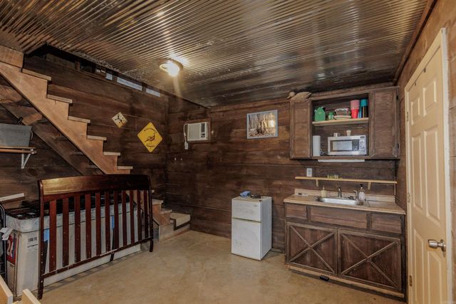 65 Wallace Bridge Road, Perryville, AR 72126