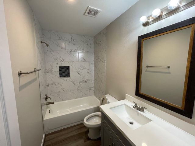 3340 Simmons Street, Houston, TX 77004