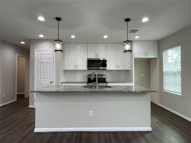 3340 Simmons Street, Houston, TX 77004