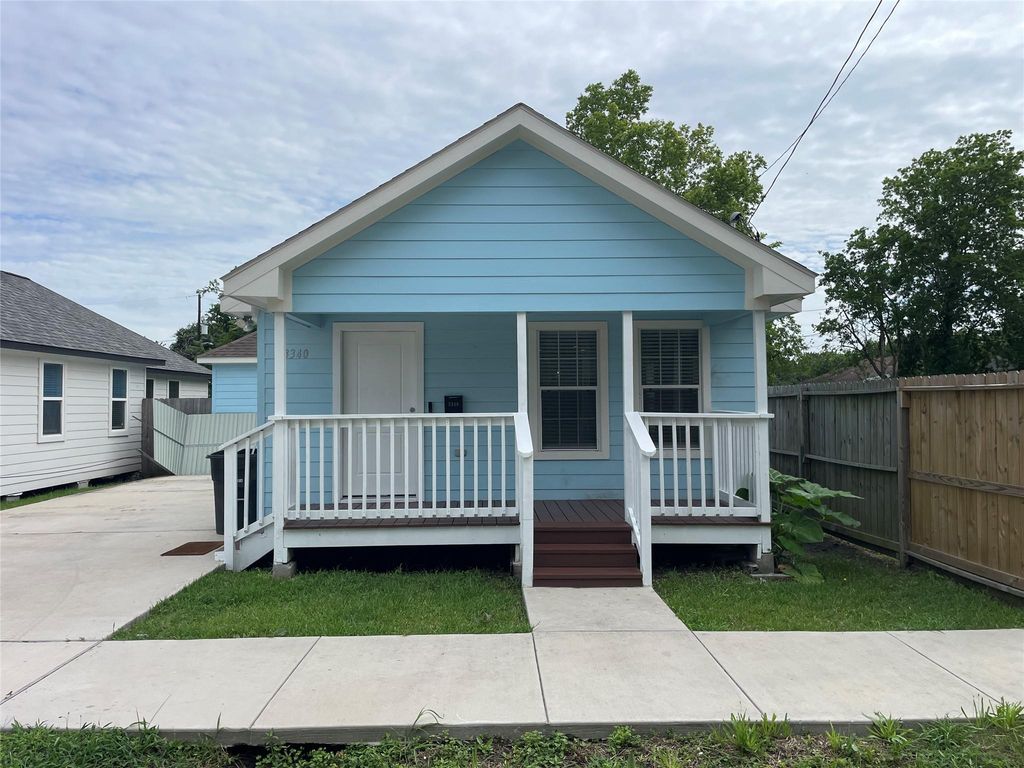 3340 Simmons Street, Houston, TX 77004