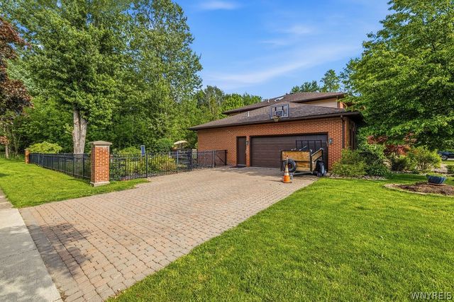 442 Forestview Drive, Amherst, NY 14221