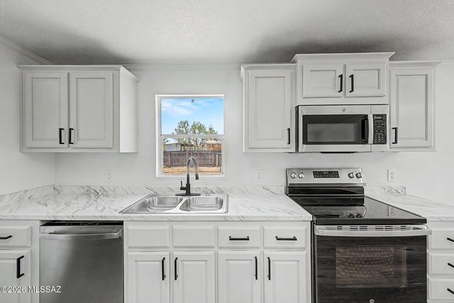 10460 W Mars Road, Tucson, AZ 85743
