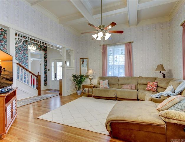 1822 Seventh Street, Hot Springs, AR 71913