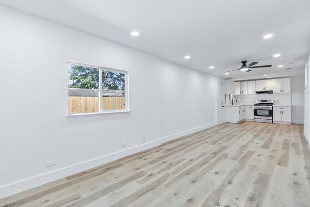 4543 E Inyo Street, Fresno, CA 93702