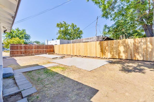 4543 E Inyo Street, Fresno, CA 93702