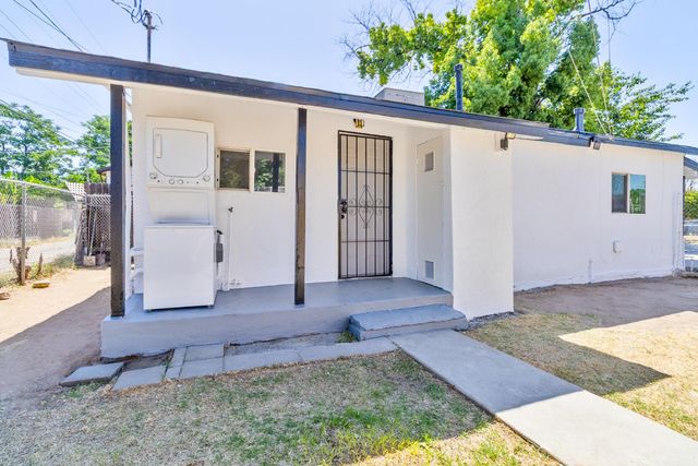 4543 E Inyo Street, Fresno, CA 93702