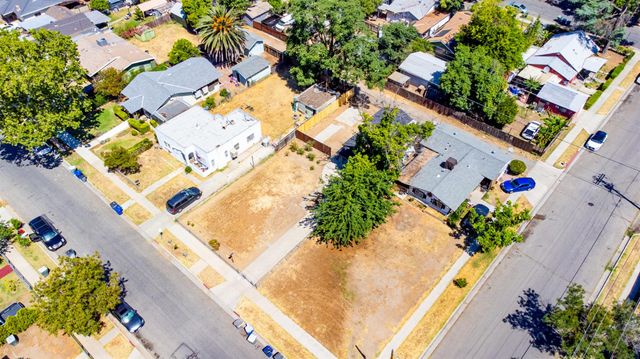 4543 E Inyo Street, Fresno, CA 93702