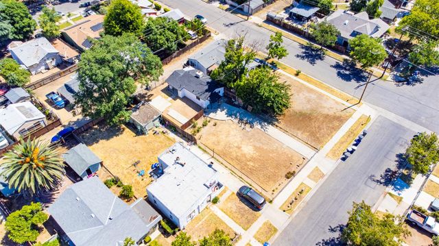 4543 E Inyo Street, Fresno, CA 93702