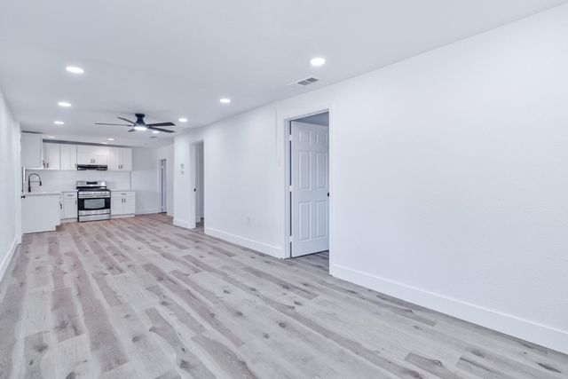 4543 E Inyo Street, Fresno, CA 93702