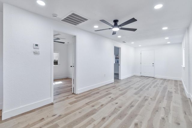 4543 E Inyo Street, Fresno, CA 93702