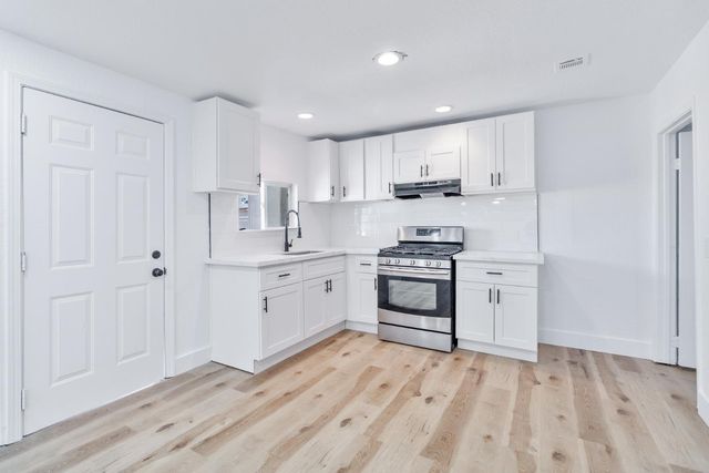 4543 E Inyo Street, Fresno, CA 93702