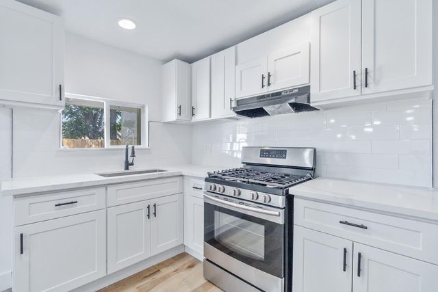 4543 E Inyo Street, Fresno, CA 93702