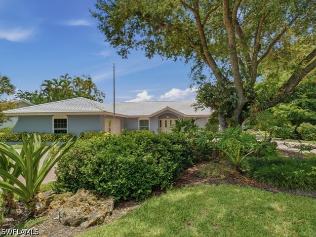 740 Bald Eagle DR 40, Naples, FL 34105