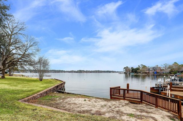 14527 Clipper Circle Drive, Willis, TX 77318