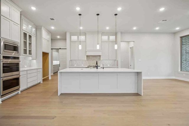 9357 Winter Bloom Street, Frisco, TX 75035