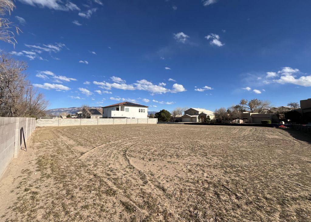 Image 3 of property listing at 3497 White Horse Drive, Rio Rancho, NM 87124