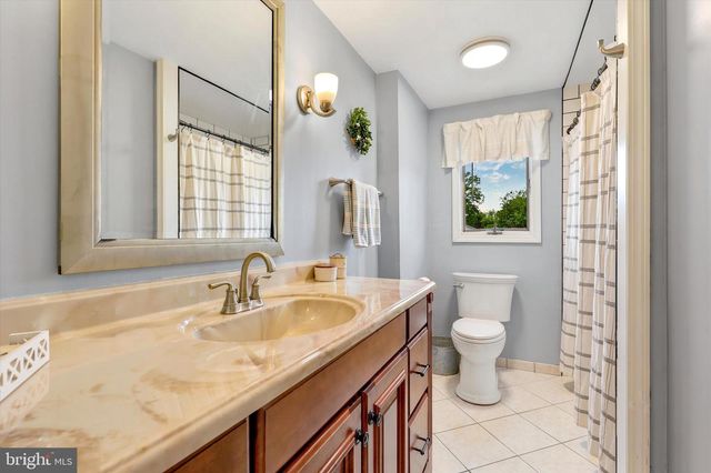 1204 LYNDA LN, Warminster, PA 18974