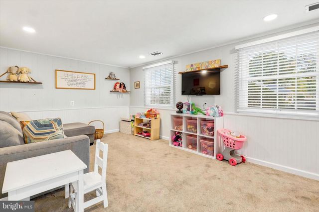 1204 LYNDA LN, Warminster, PA 18974