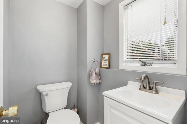 1204 LYNDA LN, Warminster, PA 18974