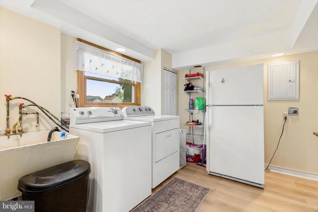1204 LYNDA LN, Warminster, PA 18974
