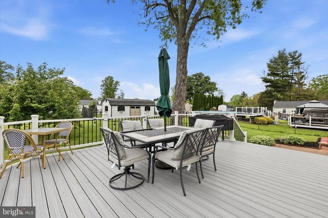 1204 LYNDA LN, Warminster, PA 18974