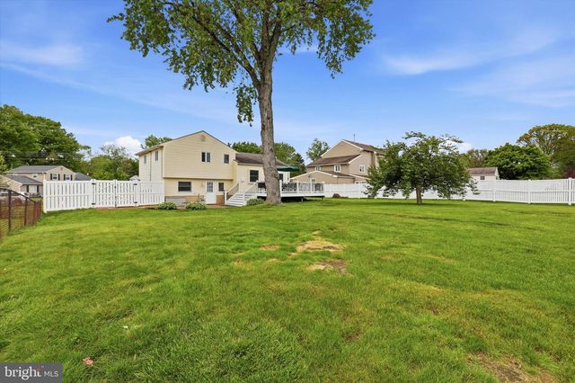 1204 LYNDA LN, Warminster, PA 18974