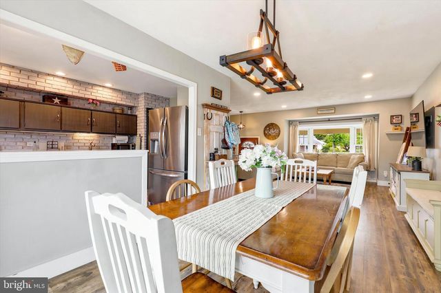 1204 LYNDA LN, Warminster, PA 18974