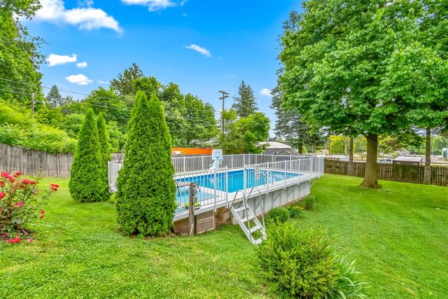 61 Charles Street, Hillsdale, MI 49242