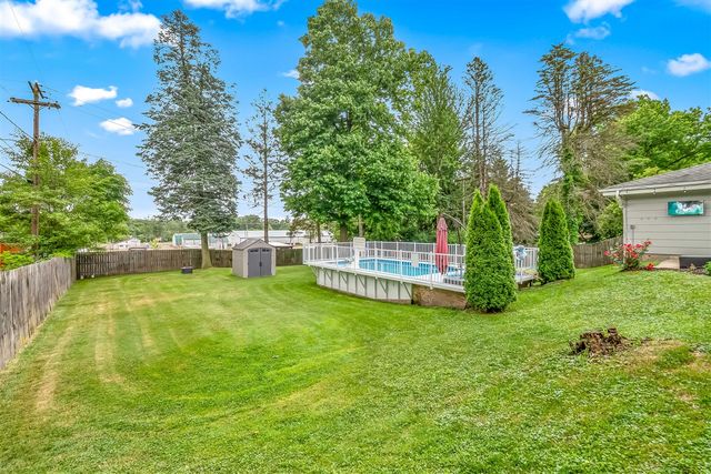 61 Charles Street, Hillsdale, MI 49242