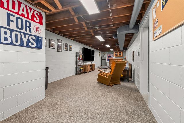 61 Charles Street, Hillsdale, MI 49242