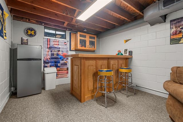 61 Charles Street, Hillsdale, MI 49242