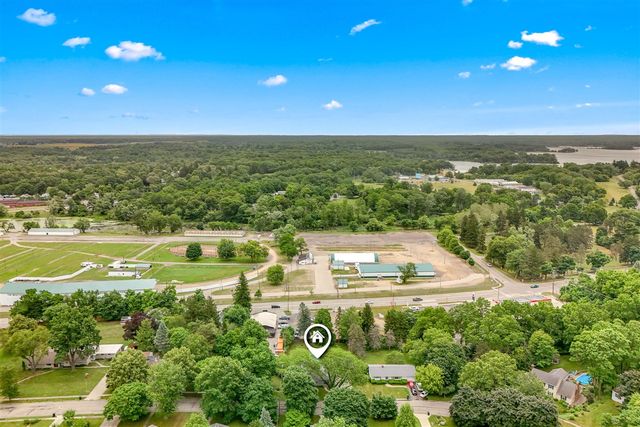 61 Charles Street, Hillsdale, MI 49242