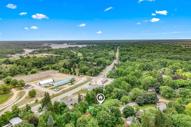 61 Charles Street, Hillsdale, MI 49242
