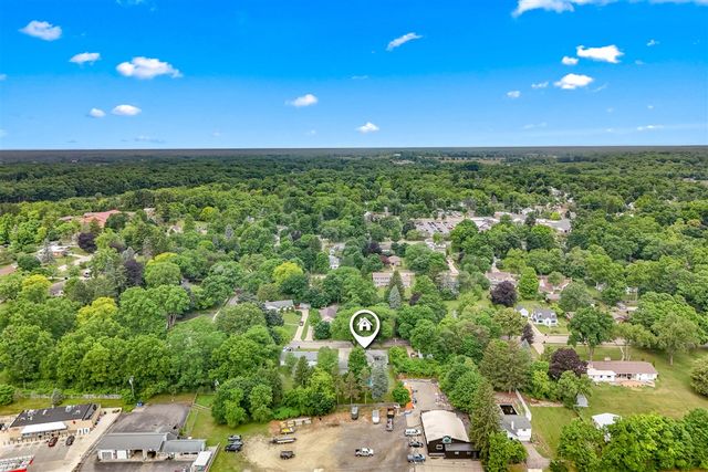61 Charles Street, Hillsdale, MI 49242
