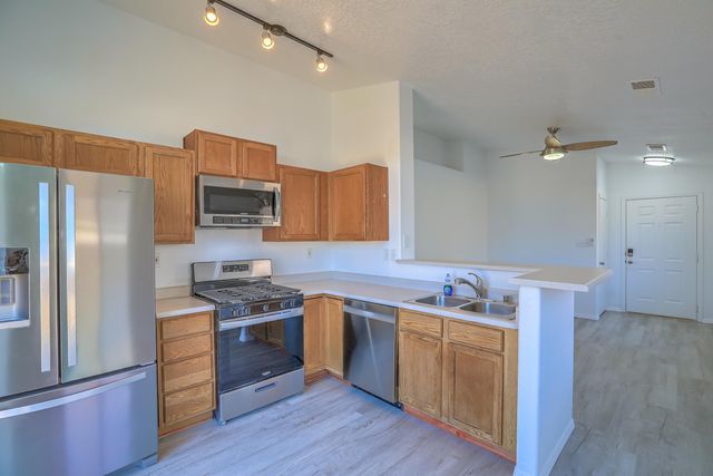 6016 Celestial Avenue NW, Albuquerque, NM 87114