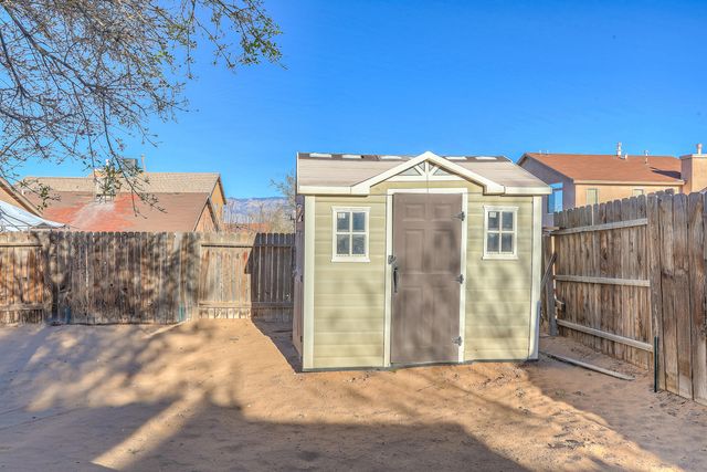 6016 Celestial Avenue NW, Albuquerque, NM 87114