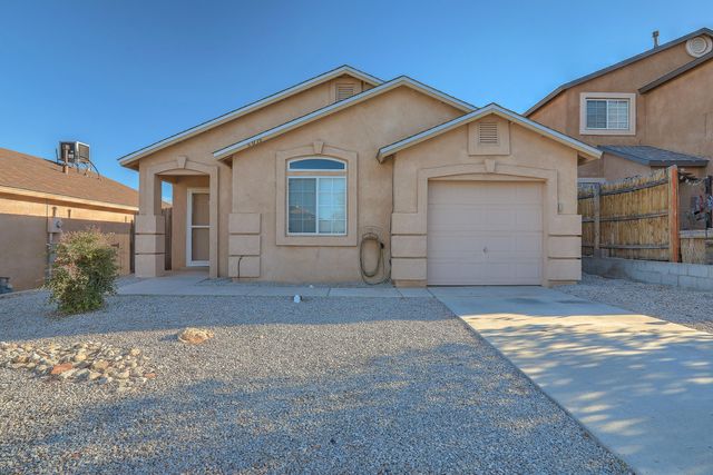 6016 Celestial Avenue NW, Albuquerque, NM 87114