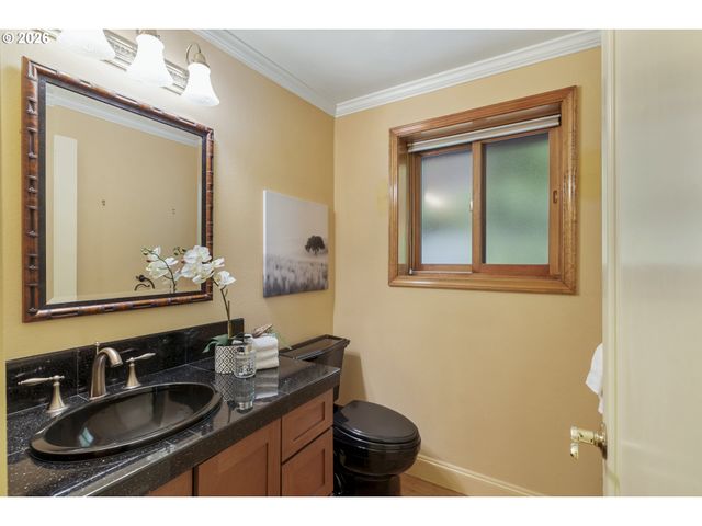 3919 Sw HILLSIDE Dr, Portland, OR 97221