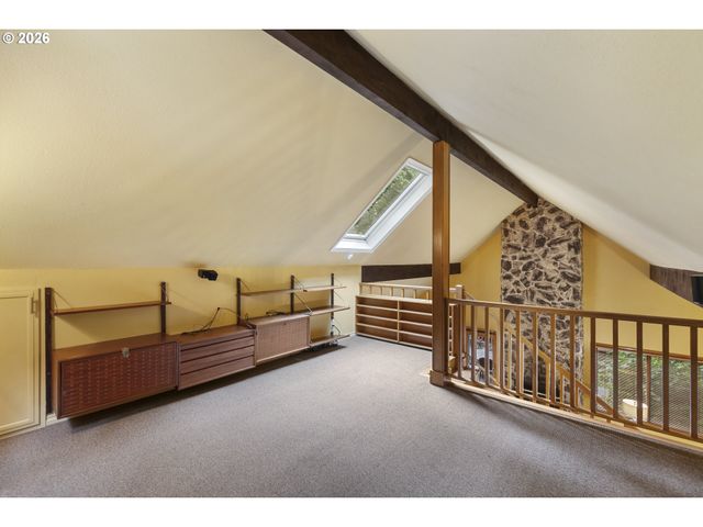 3919 Sw HILLSIDE Dr, Portland, OR 97221
