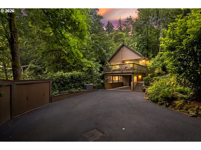 3919 Sw HILLSIDE Dr, Portland, OR 97221