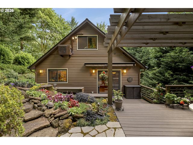 3919 Sw HILLSIDE Dr, Portland, OR 97221