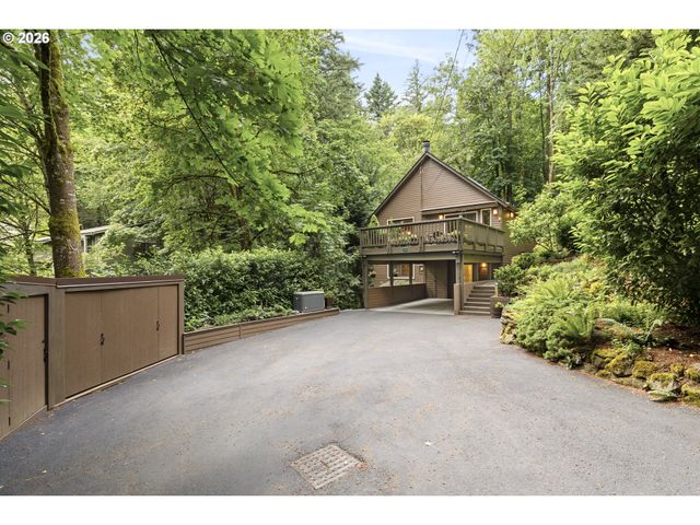 3919 Sw HILLSIDE Dr, Portland, OR 97221