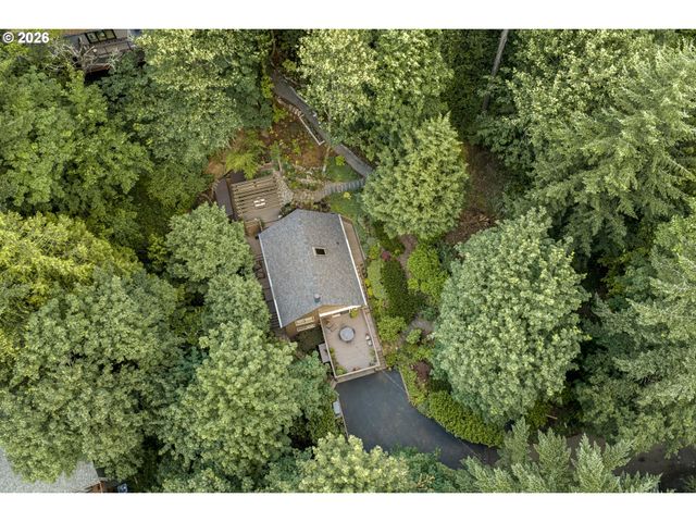 3919 Sw HILLSIDE Dr, Portland, OR 97221