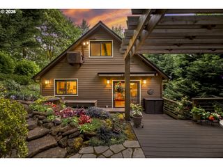 3919 Sw HILLSIDE Dr, Portland, OR 97221