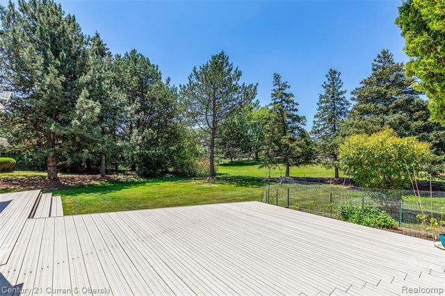 31259 Applewood Lane, Farmington, MI 48331