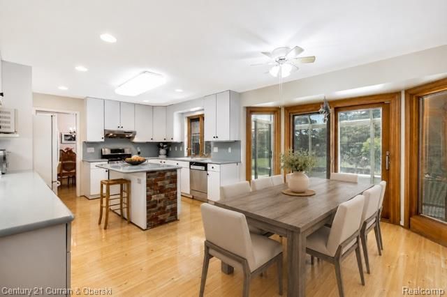 31259 Applewood Lane, Farmington, MI 48331
