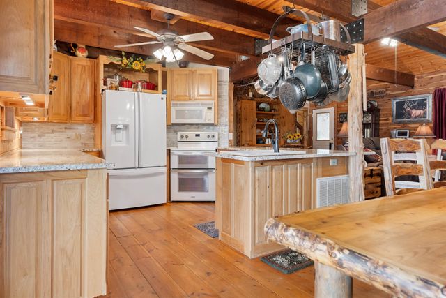 2308 Senate Loop, Horseshoe Bend, AR 72512