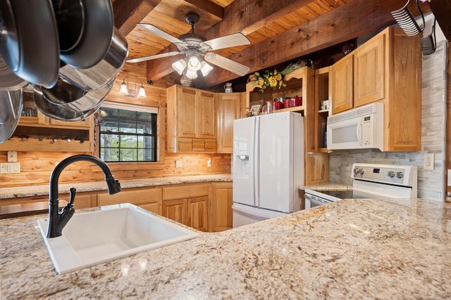 2308 Senate Loop, Horseshoe Bend, AR 72512