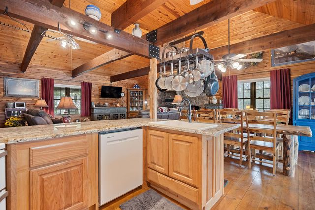 2308 Senate Loop, Horseshoe Bend, AR 72512